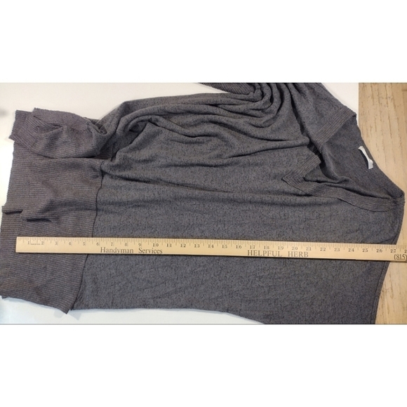 Jodifl oversized drop shoulder raw hem shirt - Picture 5 of 11